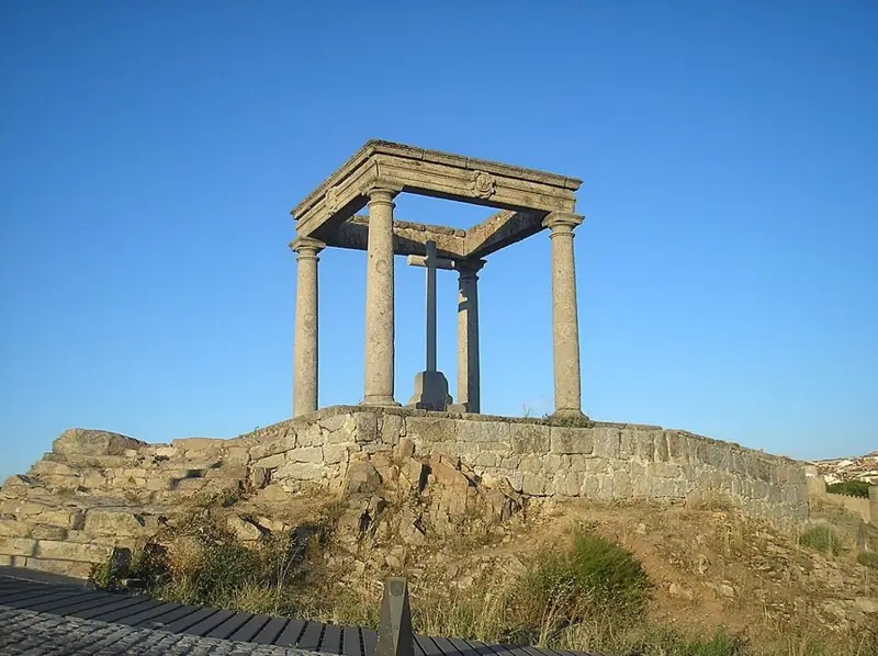 Cuatro Postes viewpoint