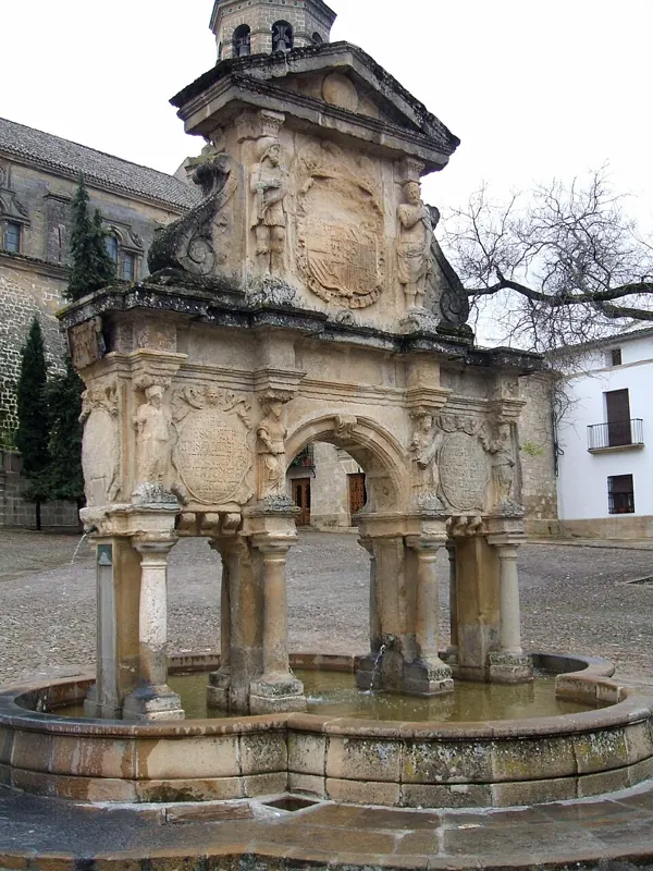 Santa María Square and Fountain