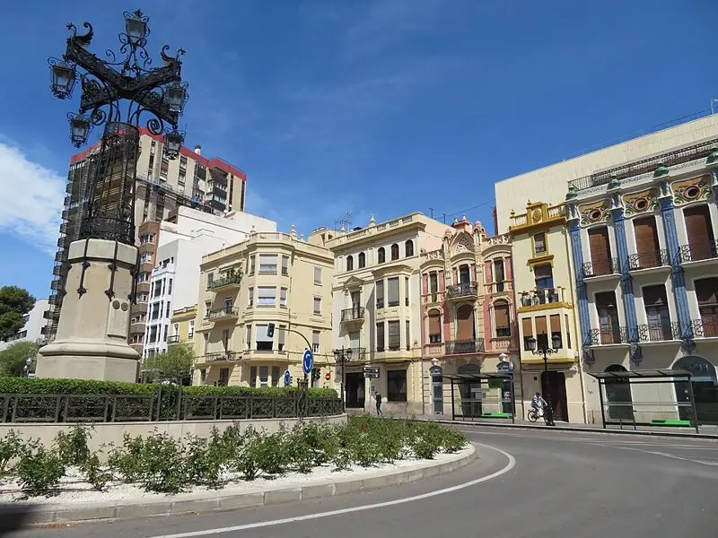 Plaza de la Independencia y La Farola