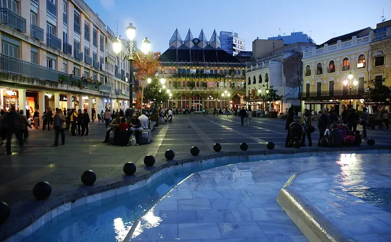Plaza Mayor y Casa del Arco
