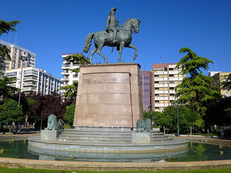 Paseo del Espolón