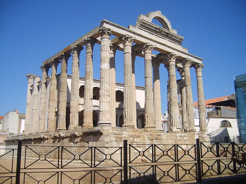 Templo de Diana y Palacio de los Corbos