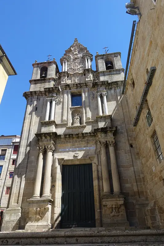 Église Santa María Nai