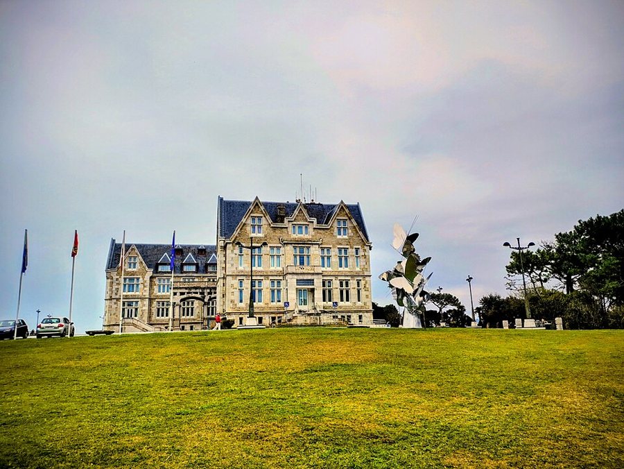 La Magdalena peninsula and palace · optional outing