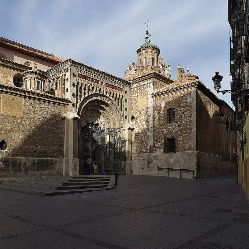 Santa María de Mediavilla Cathedral